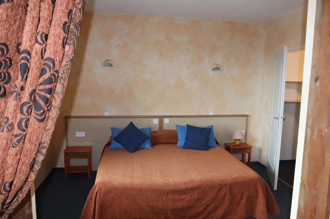Hotel Saint Jean Монклар Экстерьер фото